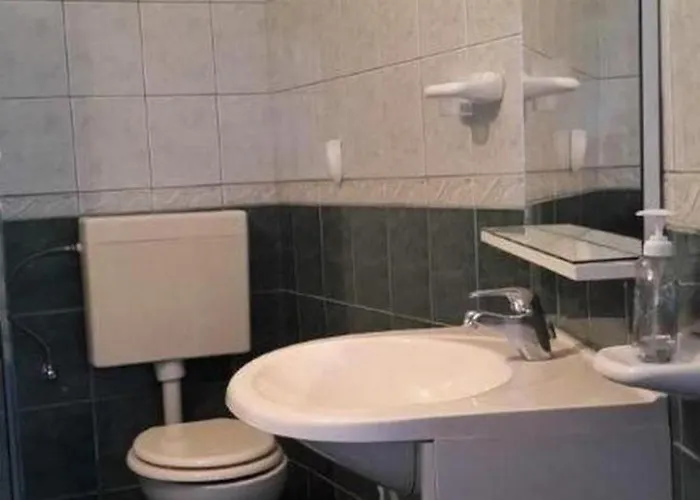 Fuer Vier Personen Mit Terrasse By Interhome